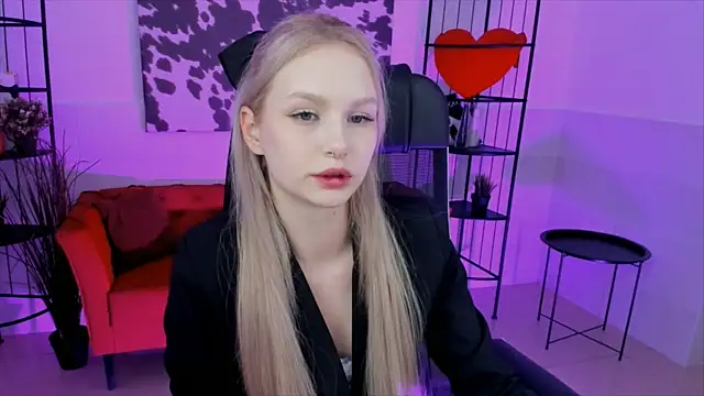 AvaDaviis online show from October 2025 02:14:02 PM