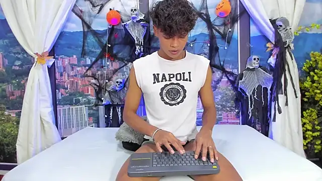 MilthonDelis online show from October 2025 03:03:02 AM