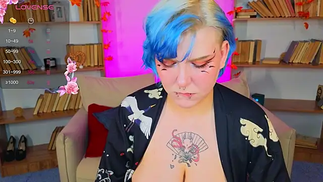 bluelunaray online show from September 2025 11:14:01 AM