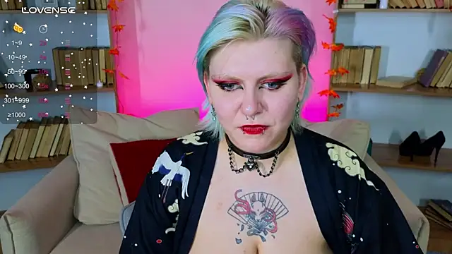 bluelunaray online show from October 2025 09:42:02 AM