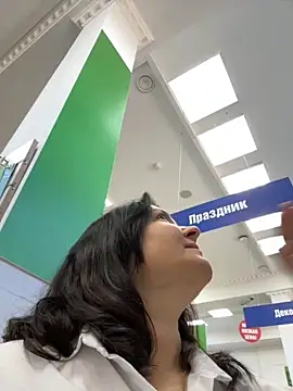 Liza Will online show from October 2025 10:23:02 AM