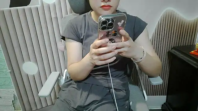 Snapshot of Emachiii chatting on September 2025 12:51:01 PM Emachiii online show from September 2025 12:51:01 PM