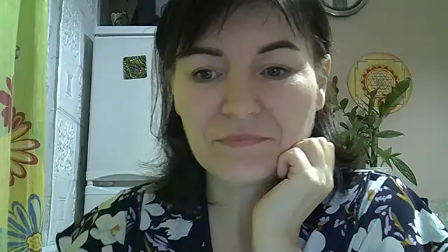 Krystal 82 online show from November 2025 07:35:02 PM