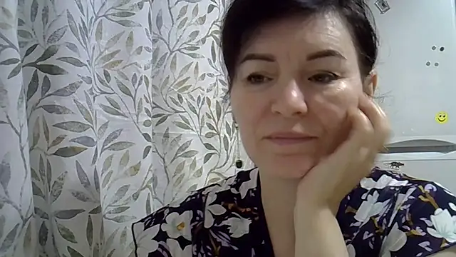 Krystal 82 online show from December 2025 03:57:01 AM