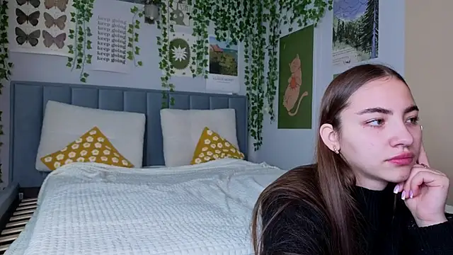 Ashley Pierce online show from October 2025 04:10:01 AM