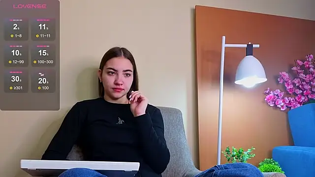 Ashley Pierce online show from October 2025 04:15:01 AM