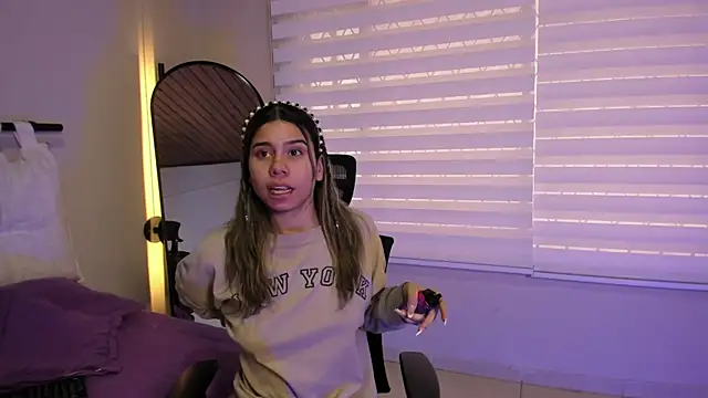 Rachell criss online show from October 2025 06:05:02 PM