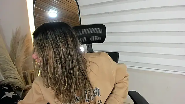 Rachell criss online show from October 2025 04:25:02 AM