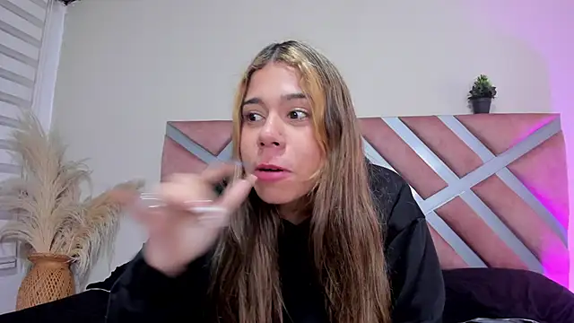 Rachell criss online show from June 2026 04:25:01 AM