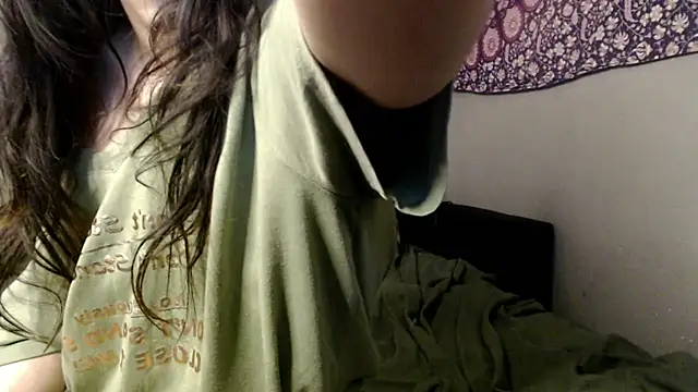 Snapshot of London_Ray chatting on June 2026 11:31:02 PM London Ray online show from June 2026 11:31:02 PM