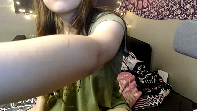 Snapshot of London_Ray chatting on July 2026 10:05:02 PM London Ray online show from July 2026 10:05:02 PM