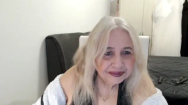 Snapshot of SusiLifeXXX chatting on April 2026 08:11:01 PM SusiLifeXXX online show from April 2026 08:11:01 PM