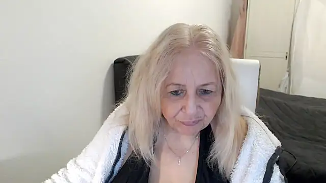 Snapshot of SusiLifeXXX chatting on May 2026 08:04:02 PM SusiLifeXXX online show from May 2026 08:04:02 PM