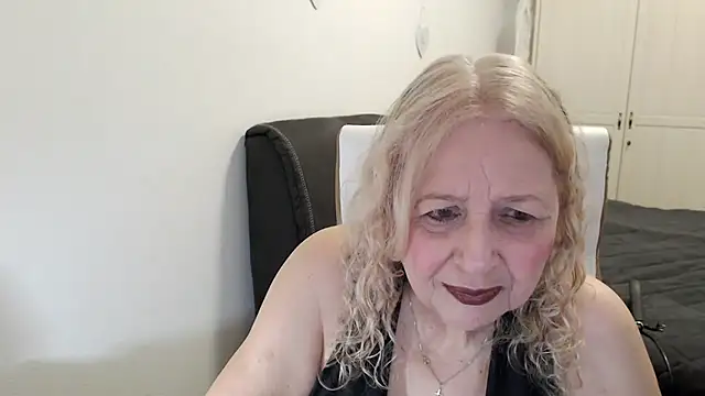 Snapshot of SusiLifeXXX chatting on May 2026 08:03:02 PM SusiLifeXXX online show from May 2026 08:03:02 PM