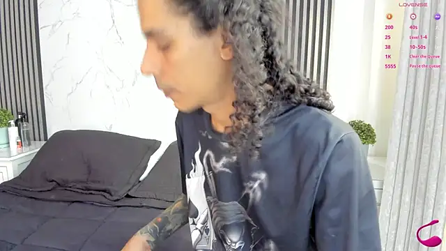 Snapshot of JackAndRosse_ chatting on June 2026 01:37:01 PM JackAndRosse online show from June 2026 01:37:01 PM