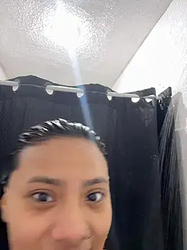 Snapshot of Nia_Desire chatting on May 2026 06:09:02 AM Nia Desire online show from May 2026 06:09:02 AM