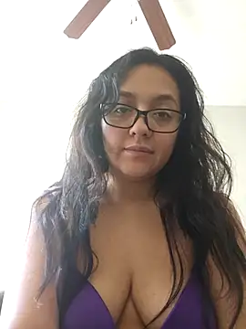 Snapshot of Mamimamita2 chatting on September 2025 10:10:02 PM Mamimamita2 online show from September 2025 10:10:02 PM