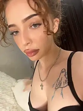 Snapshot of Hannah_xBaby chatting on June 2026 11:48:01 AM Hannah xBaby online show from June 2026 11:48:01 AM