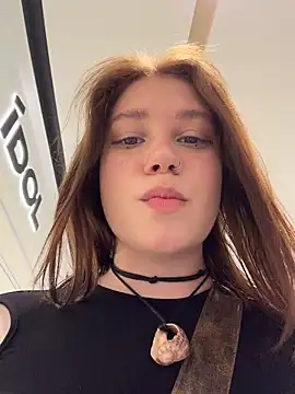 lucy-joy online show from May 2026 10:32:02 AM