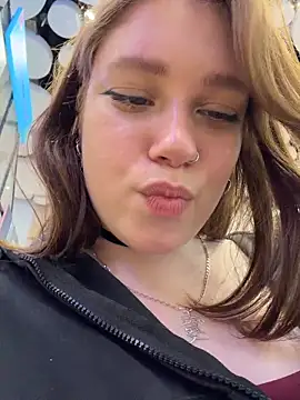 Snapshot of lucy-joy chatting on June 2026 10:41:01 AM lucy-joy online show from June 2026 10:41:01 AM