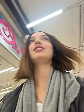 DollyTall online show from October 2025 07:41:01 AM