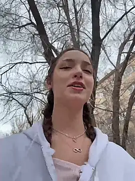 DollyTall online show from April 2026 06:19:01 AM