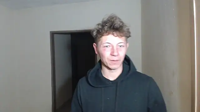 Snapshot of BlondZilla chatting on January 2026 07:12:01 AM BlondZilla online show from January 2026 07:12:01 AM