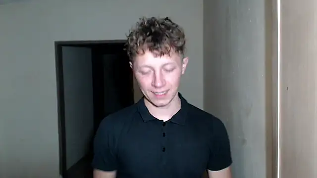 Snapshot of BlondZilla chatting on February 2026 03:29:02 AM BlondZilla online show from February 2026 03:29:02 AM