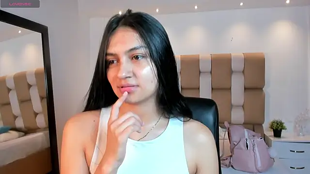 AidaJones online show from December 2025 11:38:02 AM