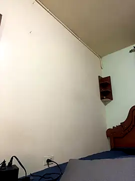 Snapshot of MaxDell chatting on September 2025 02:23:01 AM MaxDell online show from September 2025 02:23:01 AM