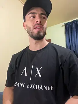 Snapshot of MaxDell chatting on September 2025 01:18:02 AM MaxDell online show from September 2025 01:18:02 AM