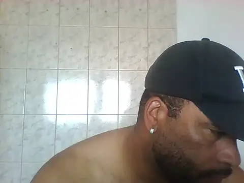 Snapshot of OliveiraSeven chatting on May 2026 01:27:02 PM OliveiraSeven online show from May 2026 01:27:02 PM