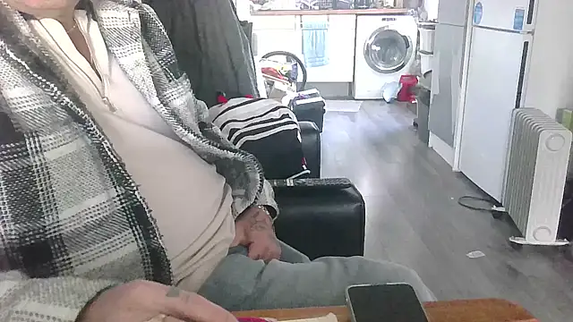 hefin18 online show from January 2025 01:57:02 PM