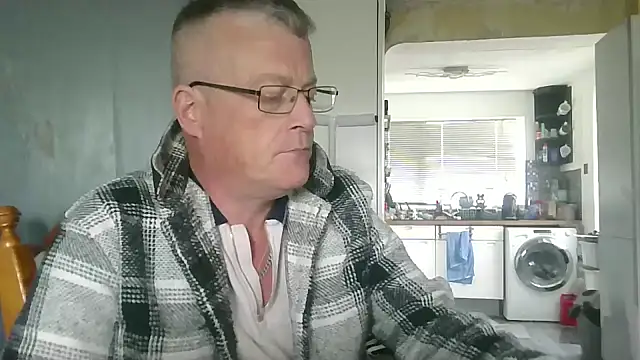 hefin18 online show from February 2025 01:21:02 PM