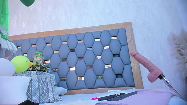 crystal sm online show from March 2026 03:00:02 AM