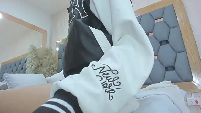 crystal sm online show from March 2026 03:10:01 AM