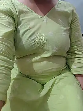 Snapshot of roshni_agrawal0 chatting on June 2026 09:59:02 AM roshni agrawal0 online show from June 2026 09:59:02 AM