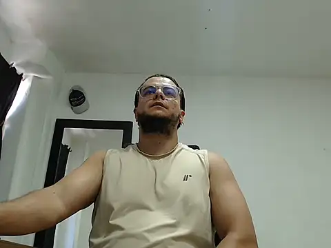 Snapshot of cloudsxxx chatting on July 2026 04:44:02 PM cloudsxxx online show from July 2026 04:44:02 PM