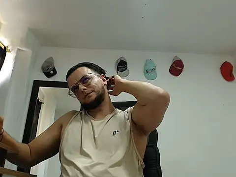 Snapshot of cloudsxxx chatting on July 2026 04:39:33 PM cloudsxxx online show from July 2026 04:39:33 PM