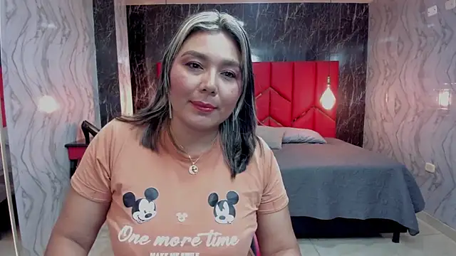 Snapshot of LatinaHoleQueen chatting on May 2026 03:07:01 PM LatinaHoleQueen online show from May 2026 03:07:01 PM