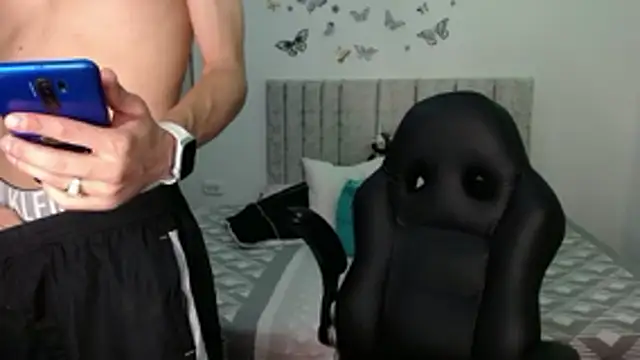 Ethanho0t online show from January 2026 09:01:02 AM