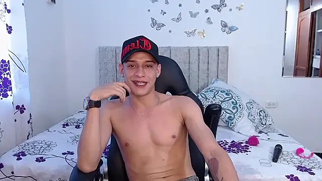 Ethanho0t online show from January 2026 03:27:01 PM