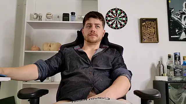 aaron nvk online show from November 2025 09:06:02 PM