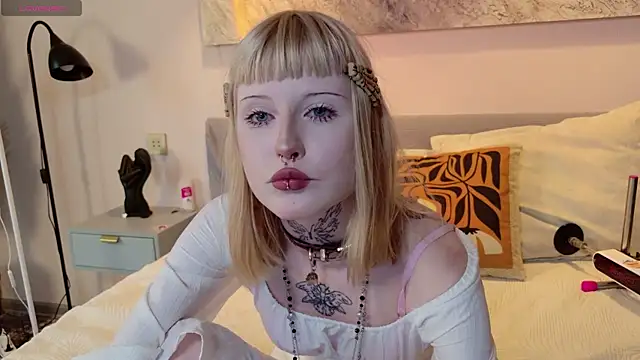 Snapshot of MilkMeSoftly chatting on June 2026 08:56:02 AM MilkMeSoftly online show from June 2026 08:56:02 AM