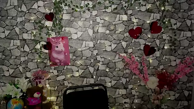 Amanda Bright  online show from November 2025 06:13:01 AM