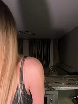 Elizebeth Parker online show from March 2026 09:04:02 PM