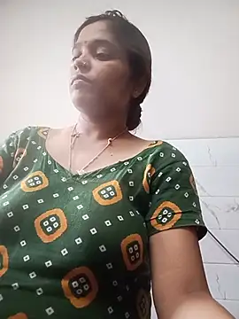 Snapshot of Trisha_71 chatting on June 2026 04:10:01 AM Trisha 71 online show from June 2026 04:10:01 AM