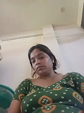 Snapshot of Trisha_71 chatting on June 2026 04:28:01 AM Trisha 71 online show from June 2026 04:28:01 AM