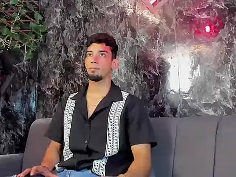 Snapshot of prince_arthur77 chatting on June 2026 01:17:02 PM prince arthur77 online show from June 2026 01:17:02 PM