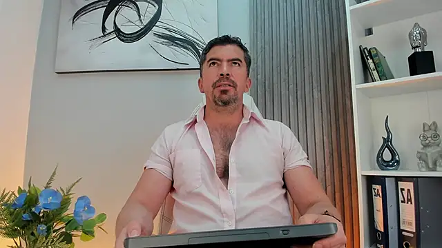 Snapshot of JuanKFit_45 chatting on May 2026 03:14:02 AM JuanKFit 45 online show from May 2026 03:14:02 AM